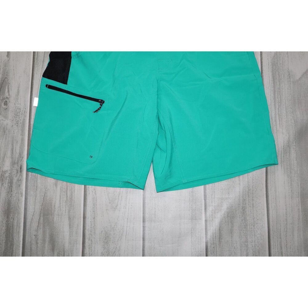 NEW Magellan Outdoors Pro Angler Men’s L Cargo Hybrid Board Shorts Vented Green - Picture 3 of 7